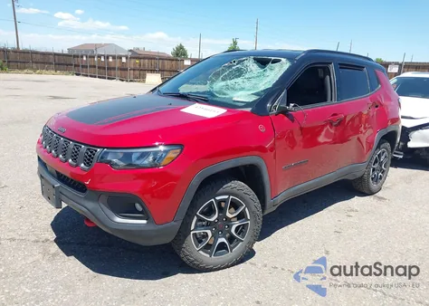 2025 Jeep Compass Trailhawk 4X4 from USA, damaged, VIN 3C4NJDDN7ST550950